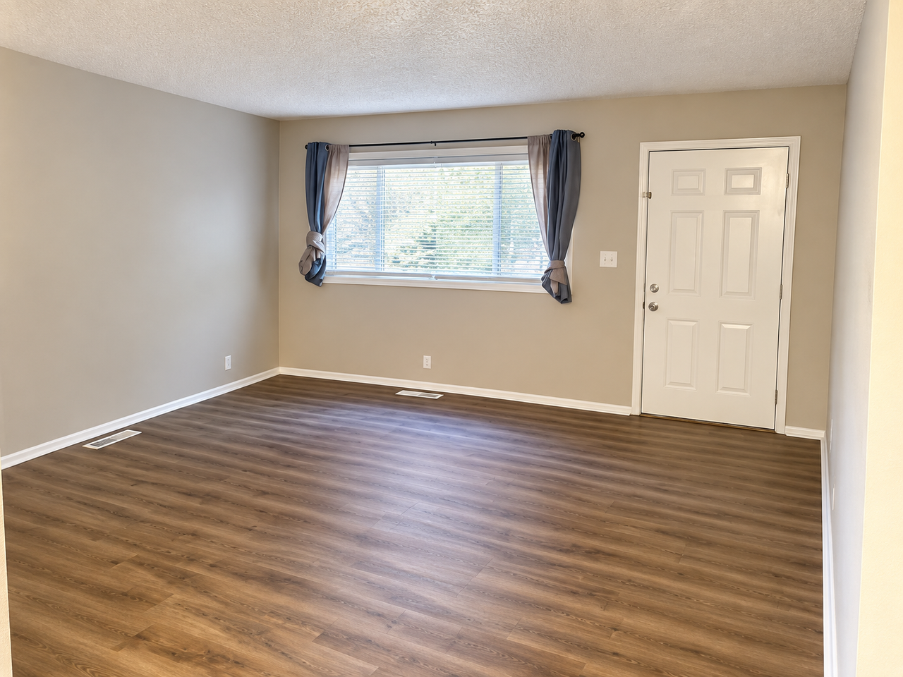 7227 E 35th St #1 - Photo 3 of 26