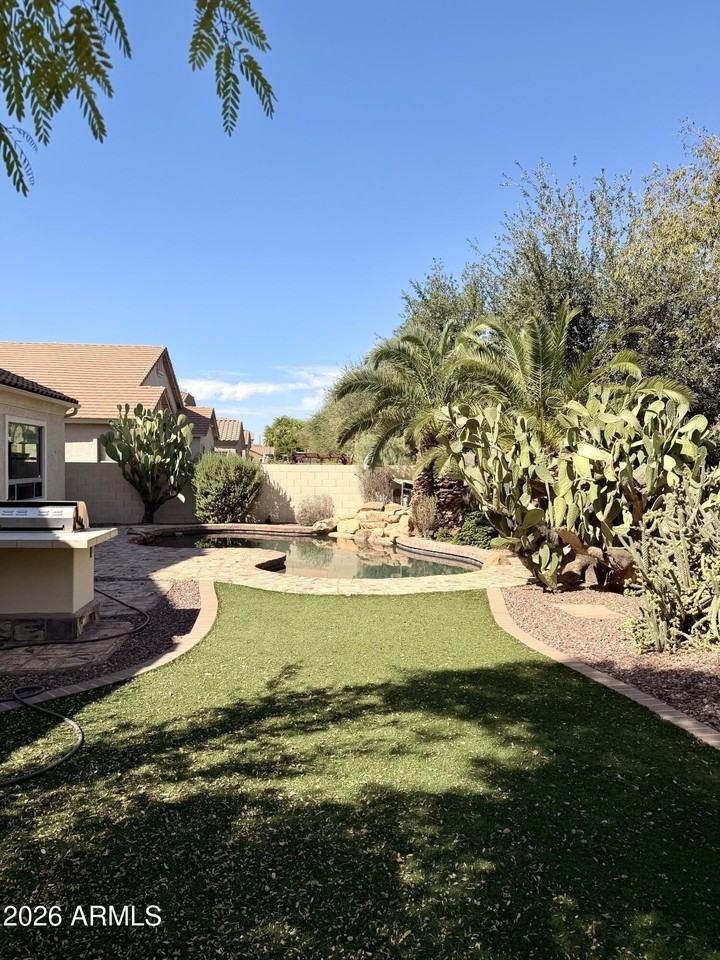 2280 E Indigo Dr - Photo 2 of 7