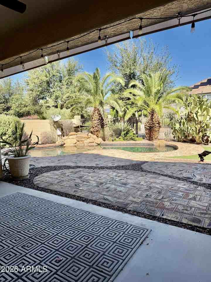 2280 E Indigo Dr - Photo 3 of 7