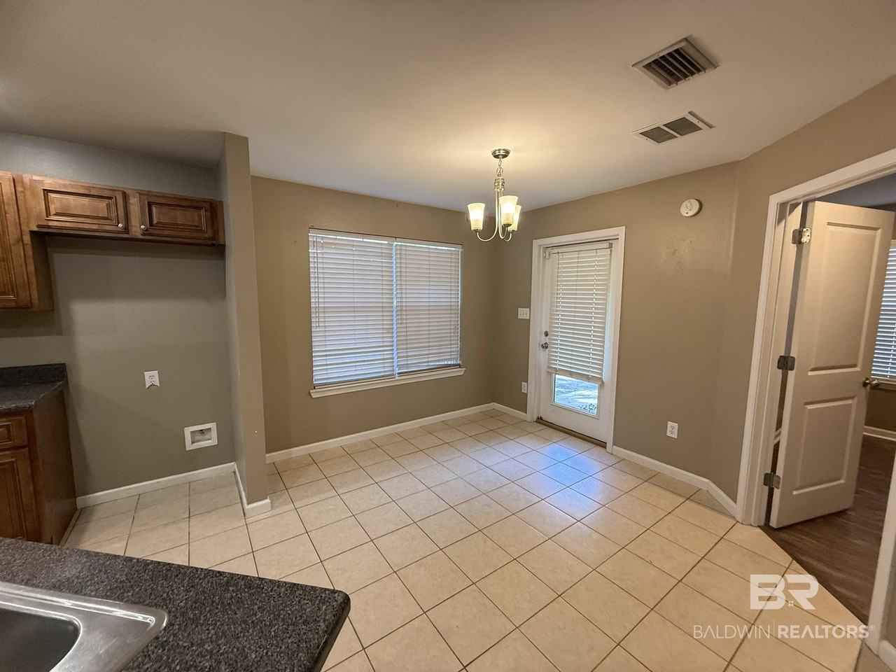 14611 Silver Oaks Loop - Photo 5 of 16