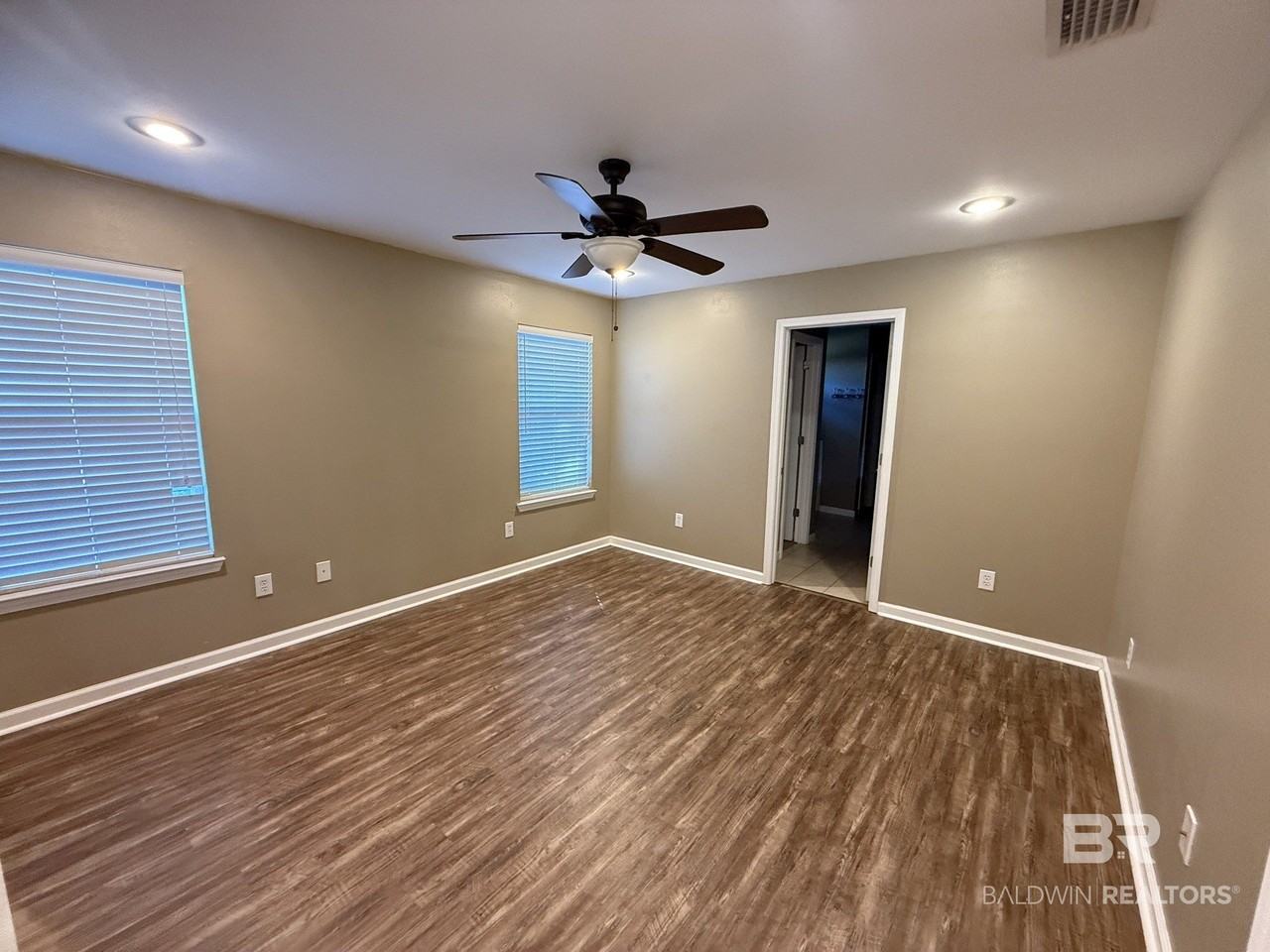 14611 Silver Oaks Loop - Photo 6 of 16