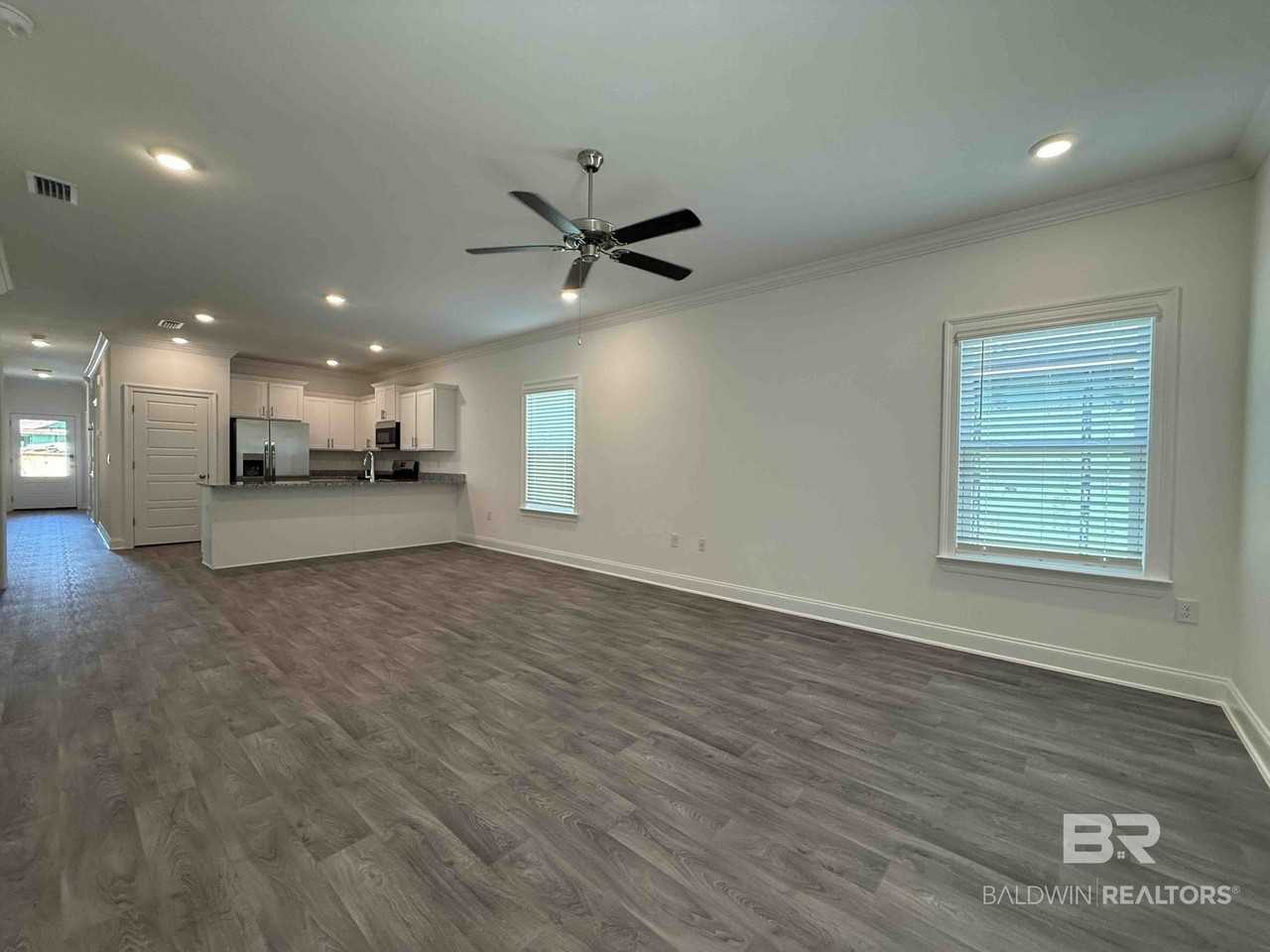 32682 Revere Dr - Photo 2 of 17