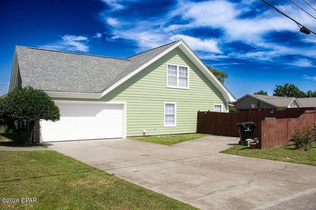 6800 Forsythe Dr - Photo 4 of 50