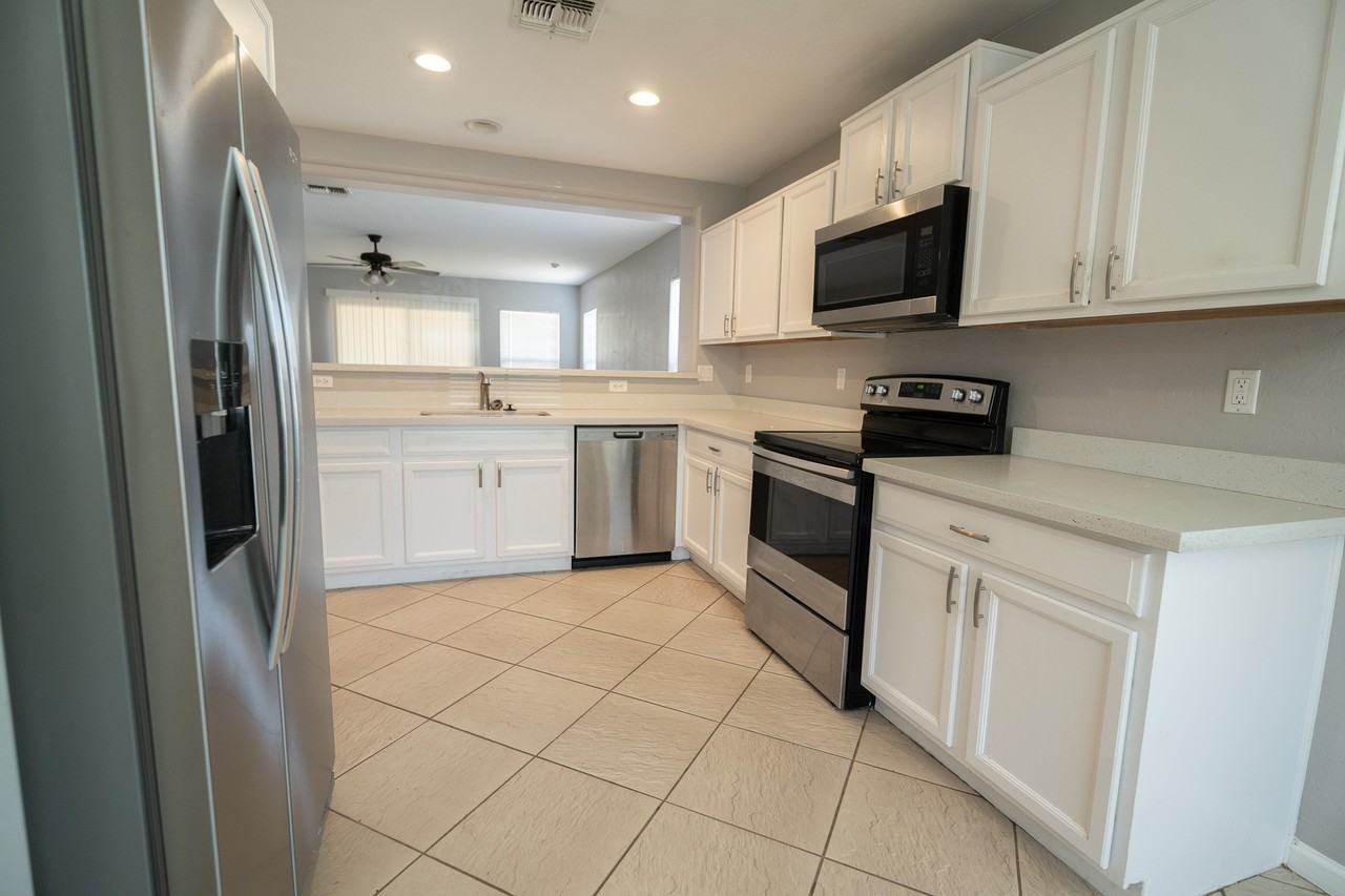 1744 E Maddison Cir #1 - Photo 4 of 16