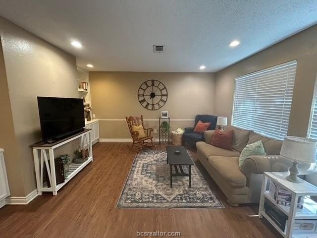 1606 Lemon Tree Ln - Photo 5 of 18