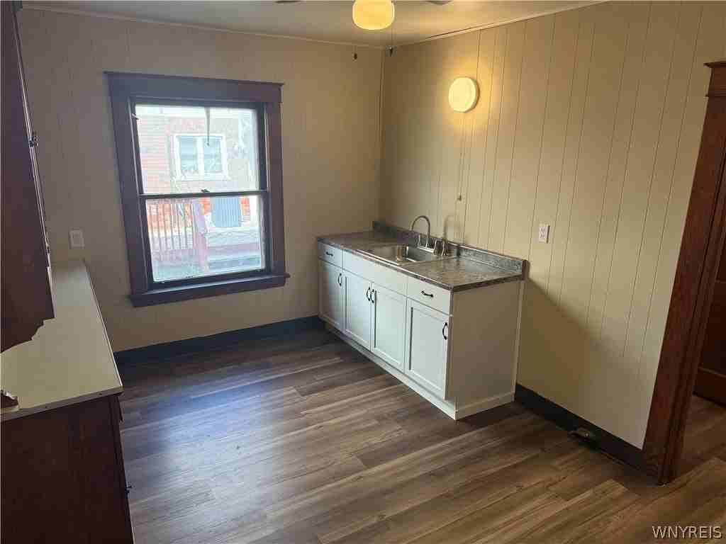 603 3rd St - Photo 5 of 10