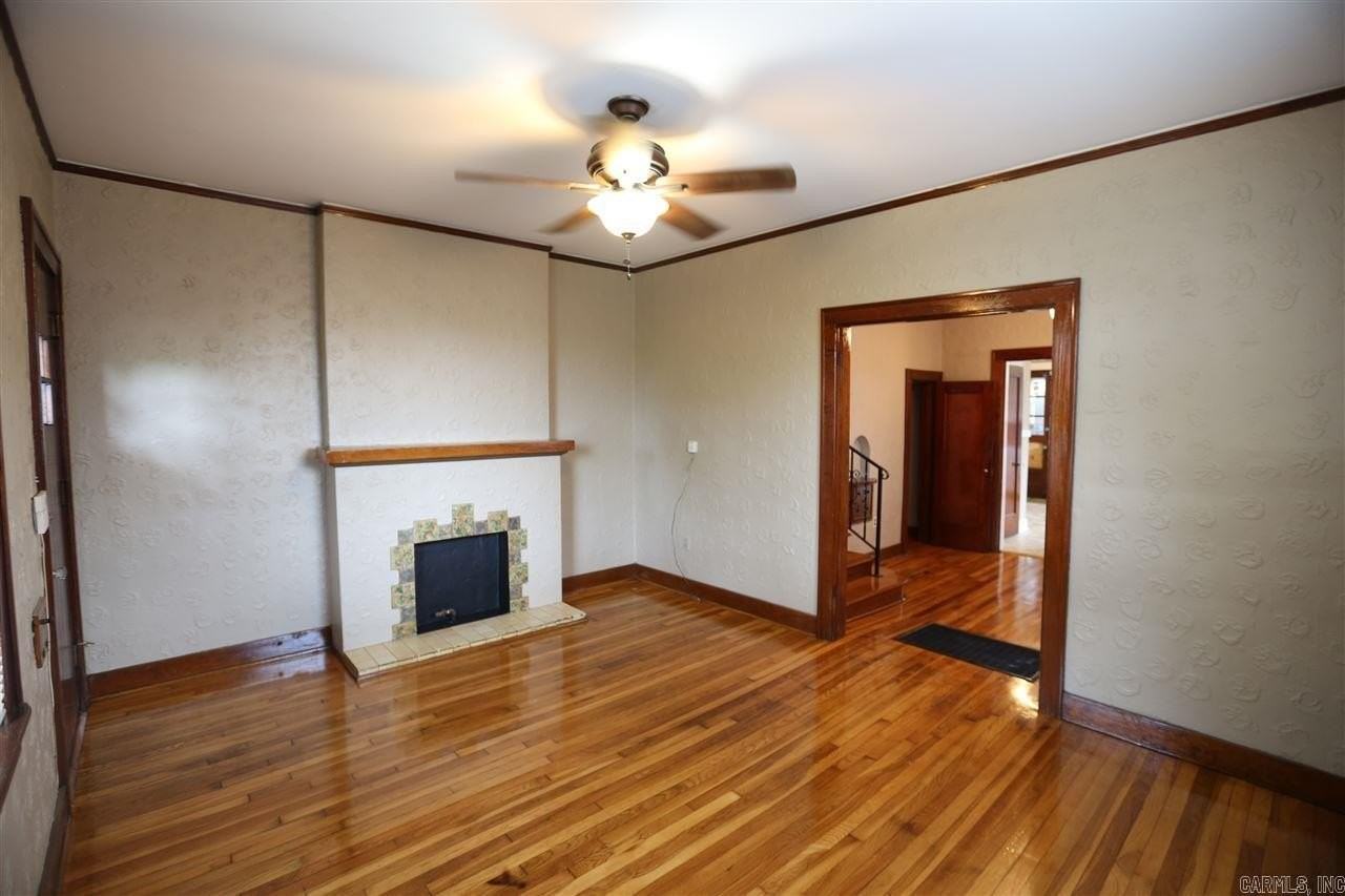 301 Thayer St #B - Photo 2 of 25