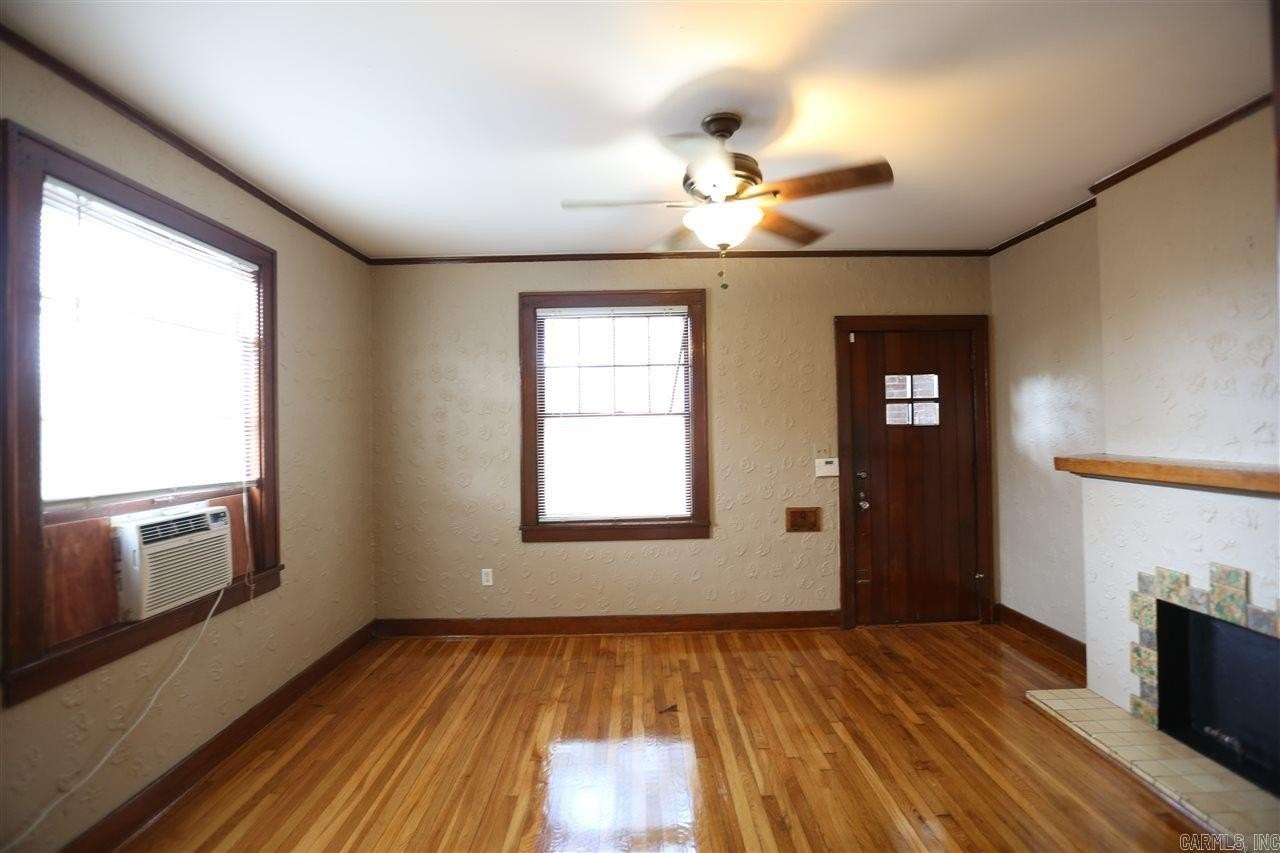301 Thayer St #B - Photo 5 of 25