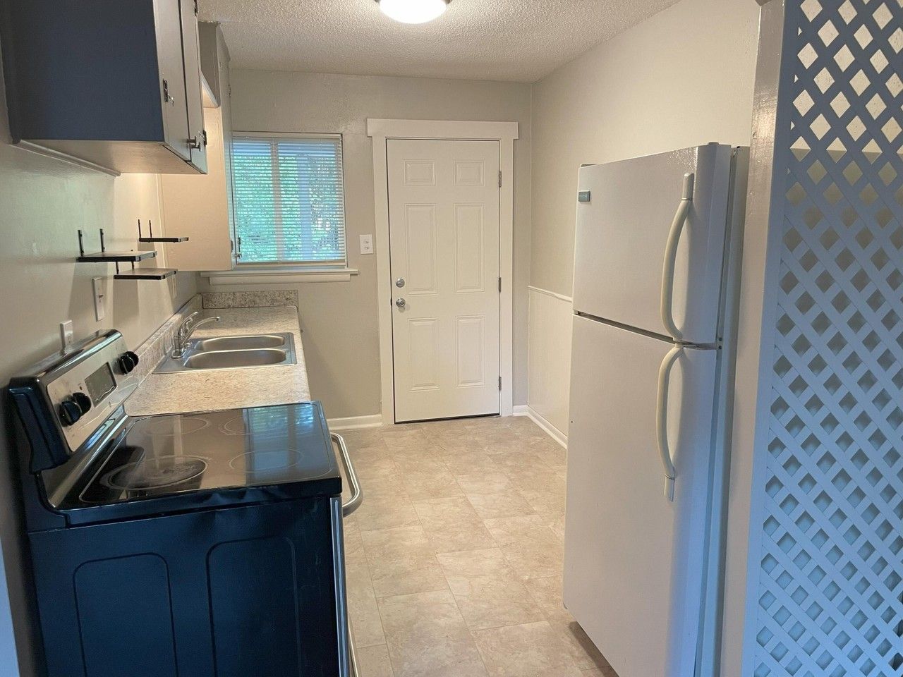 314 S Moore Rd - Photo 5 of 14
