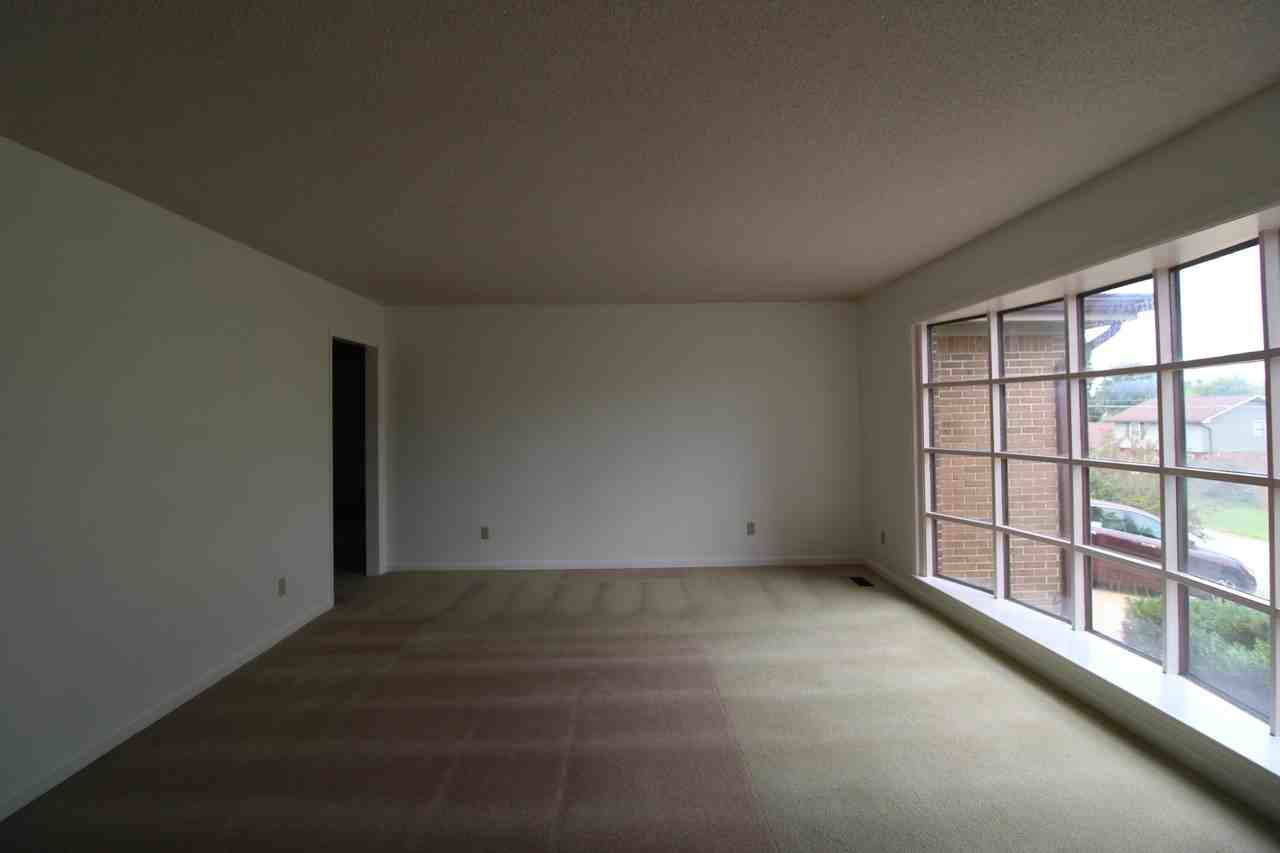 2836 Nile Rd - Photo 7 of 37