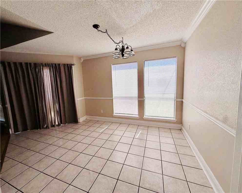 4645 Vail St - Photo 5 of 25