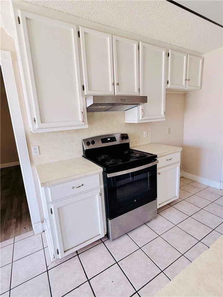4645 Vail St - Photo 6 of 25