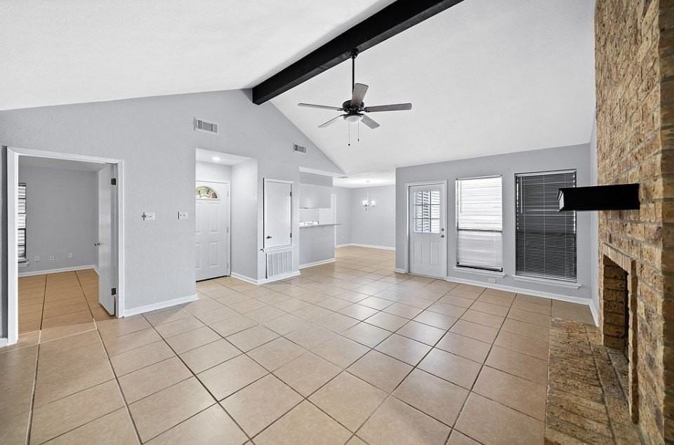 7021 Rivergate Dr - Photo 4 of 19