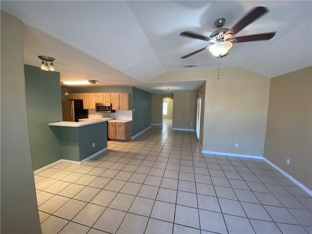 15410 Cruiser St #B - Photo 5 of 21
