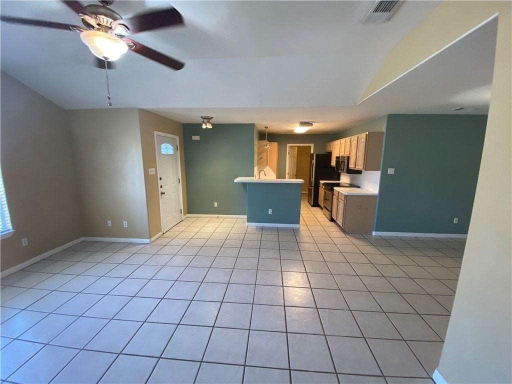 15410 Cruiser St #B - Photo 6 of 21