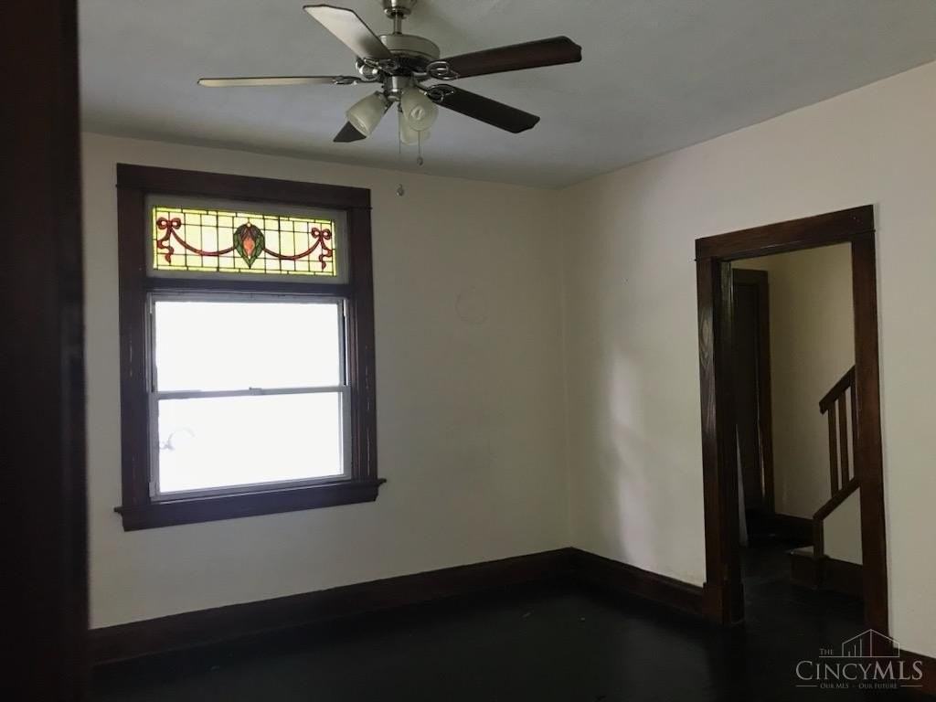 876 Beech Ave - Photo 5 of 16