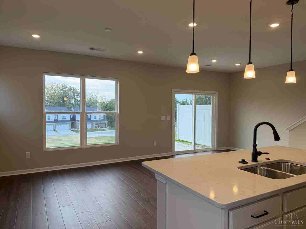 7241 Grandpoint Dr - Photo 4 of 25