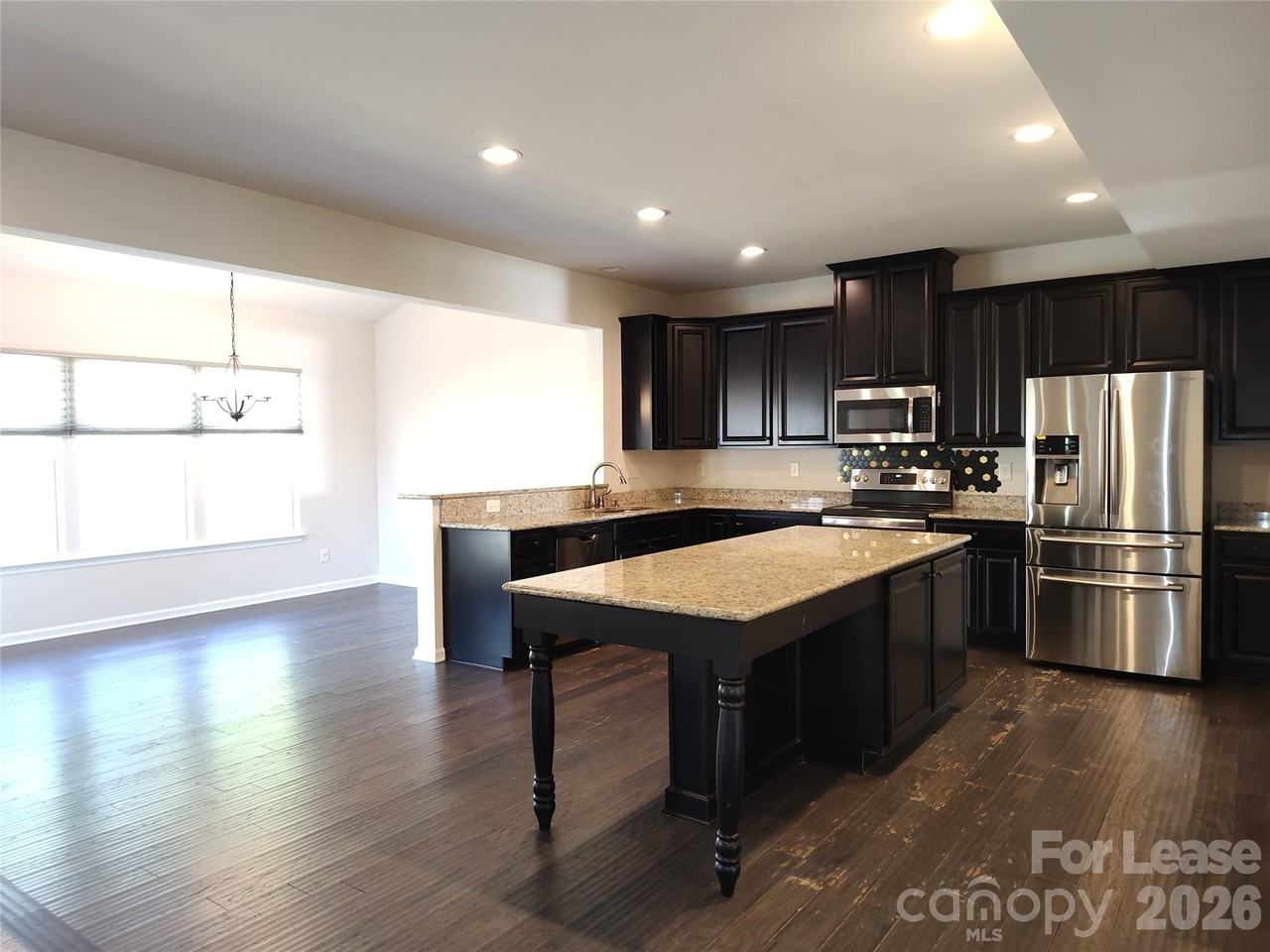 1737 Mill Creek Ln Sw - Photo 3 of 42