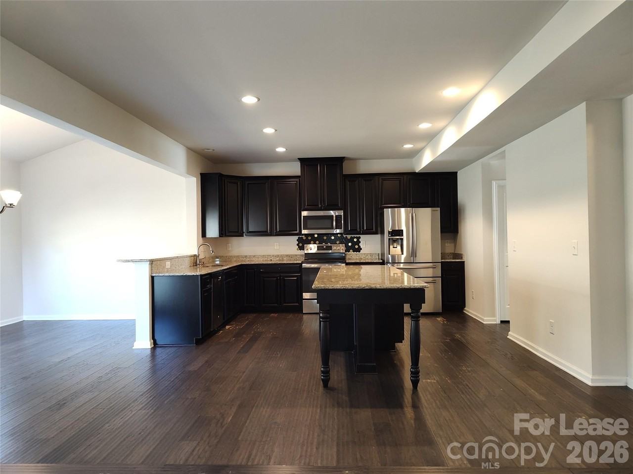 1737 Mill Creek Ln Sw - Photo 4 of 42