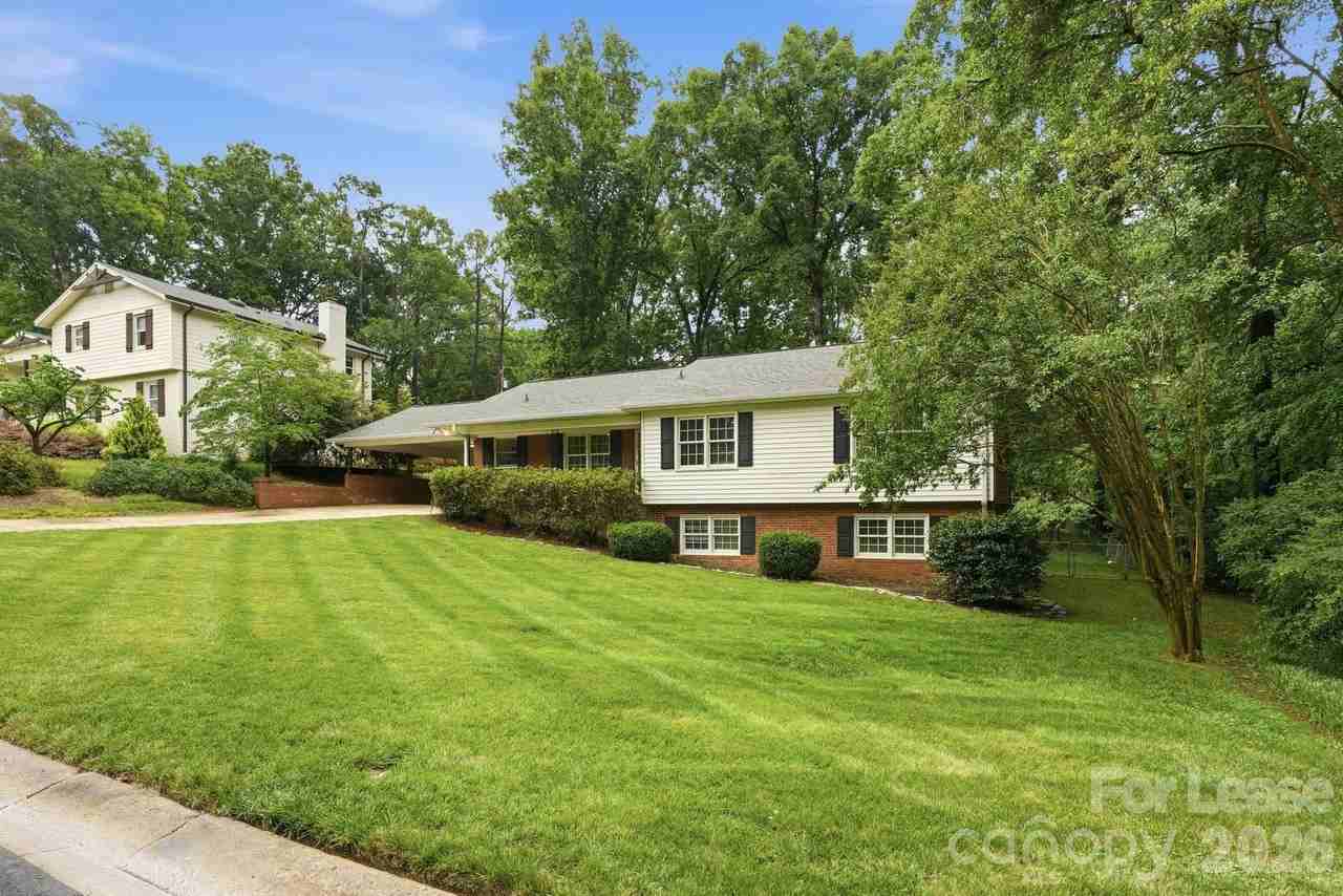 926 Shady Bluff Dr - Photo 2 of 34