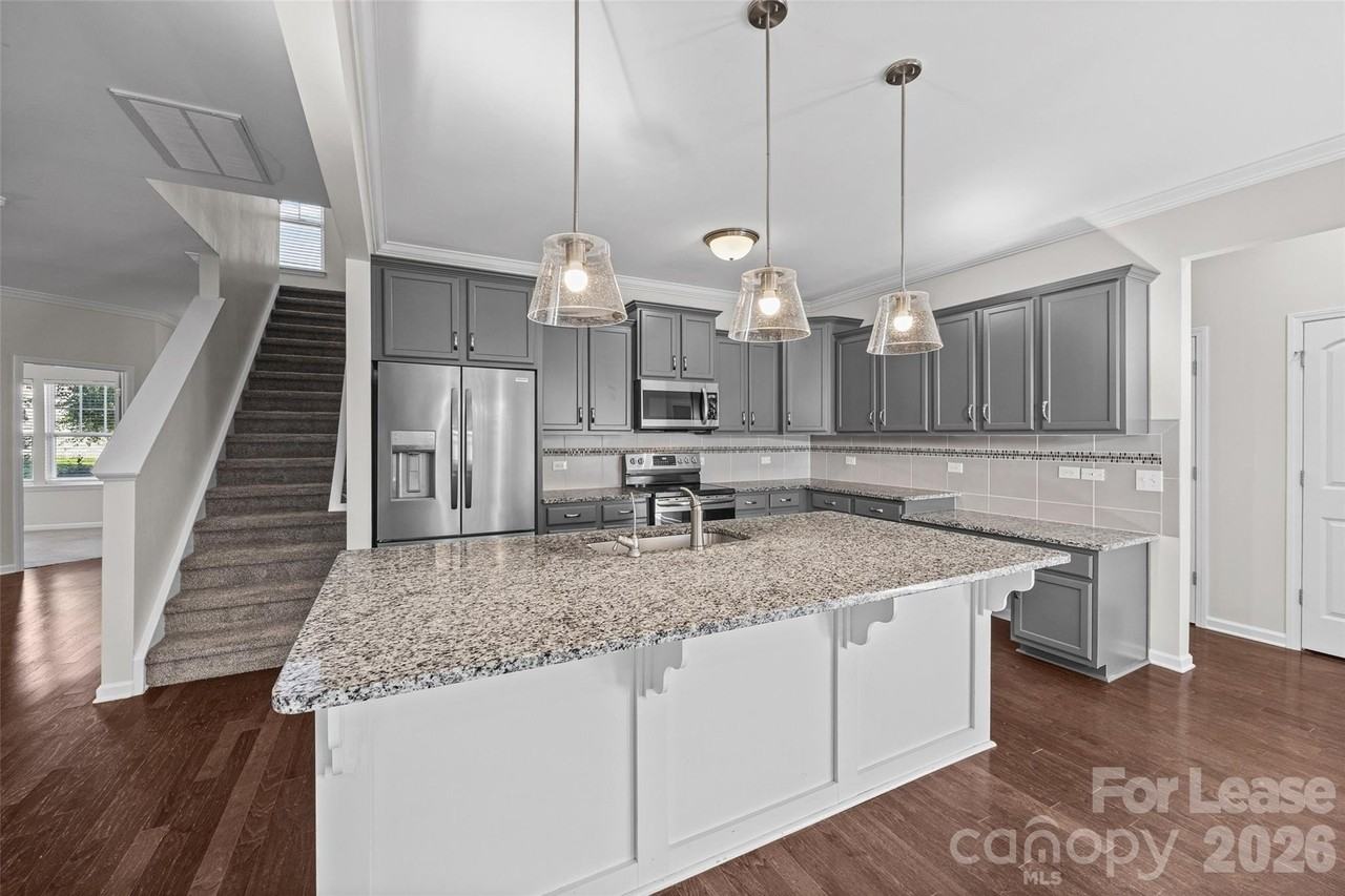2437 Grinstead Ct - Photo 4 of 48