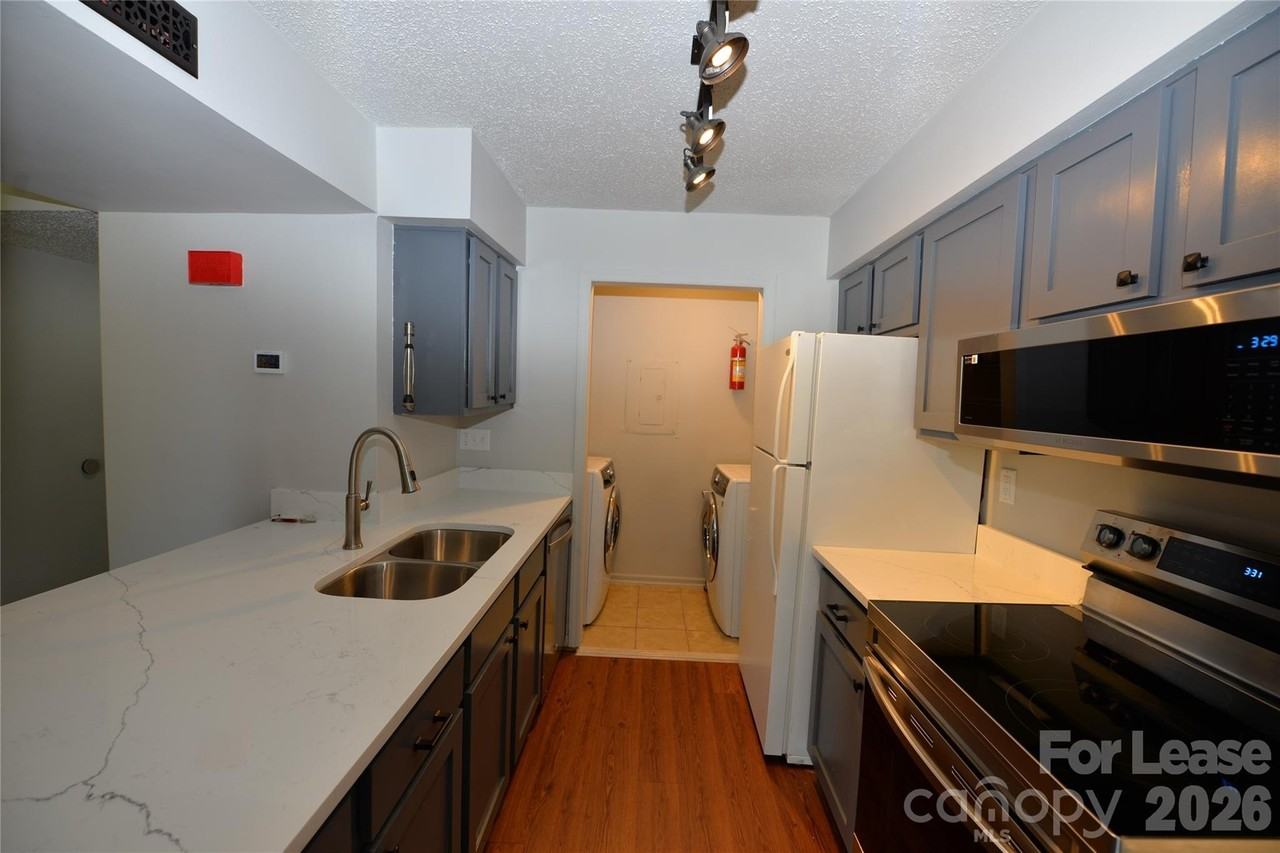 11163 Harrowfield Rd - Photo 7 of 18