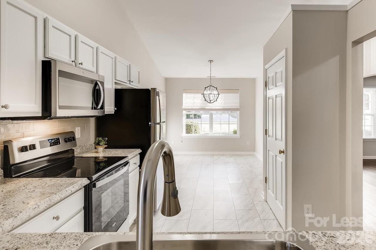 127 Golden Valley Dr - Photo 5 of 18