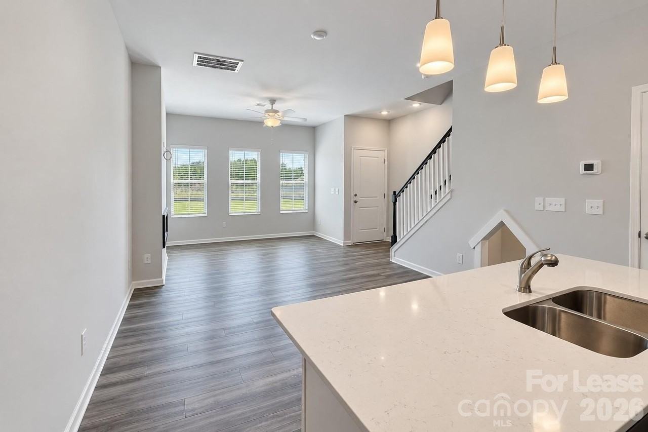6528 Harlech St - Photo 4 of 26