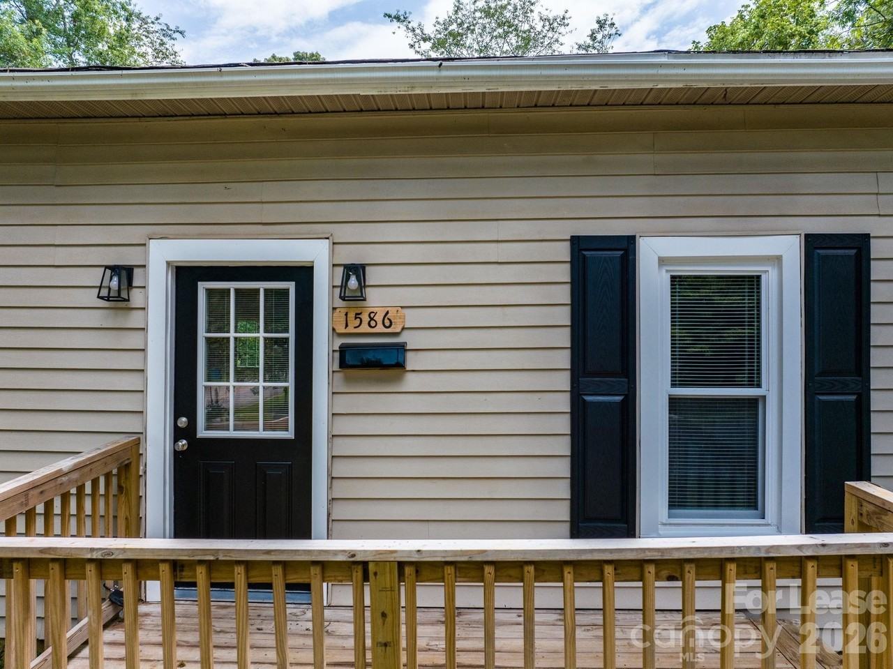 1586 3rd Street Dr Ne - Photo 4 of 28