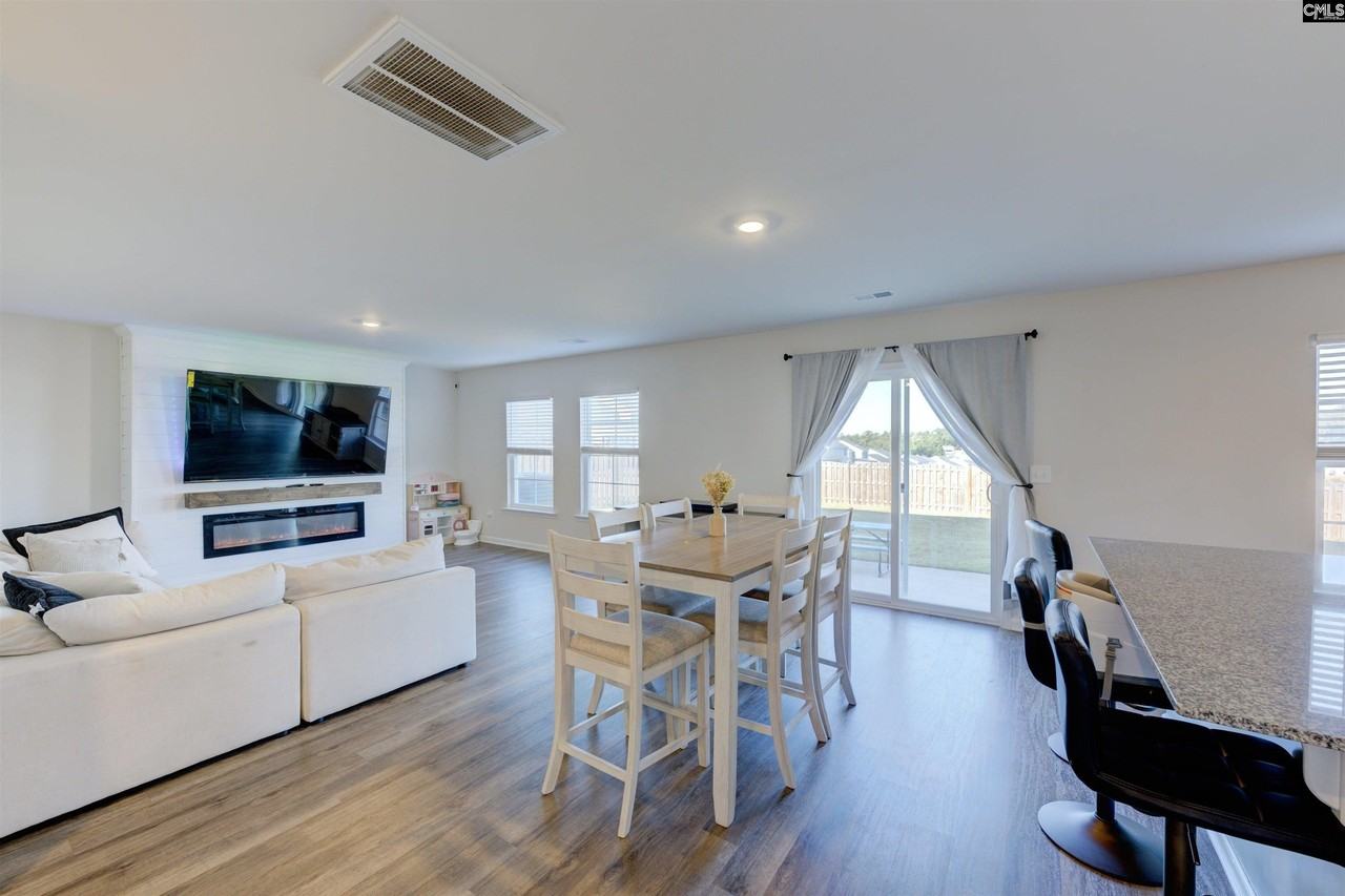 1005 Silver Artic Way - Photo 2 of 25