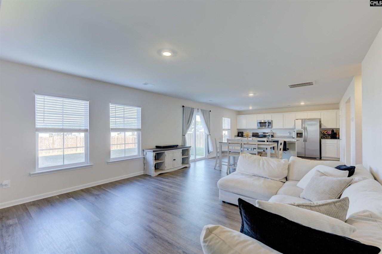 1005 Silver Artic Way - Photo 7 of 25
