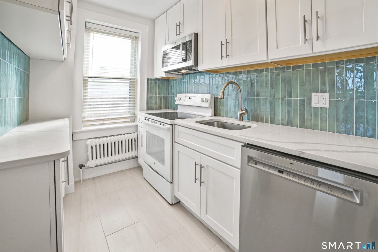 218 Bedford St #3F - Photo 6 of 39