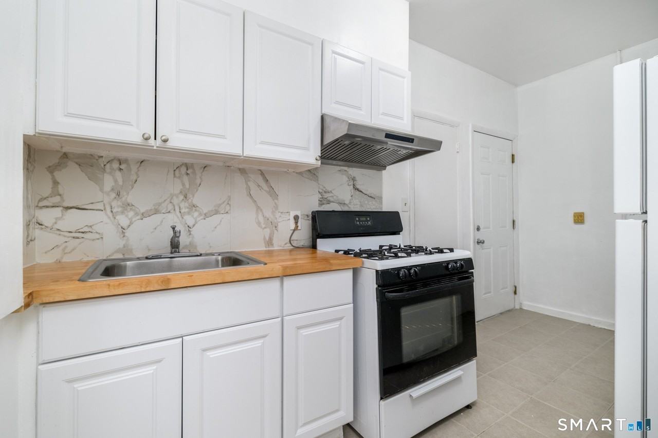 269 Washington Blvd #1 - Photo 6 of 15