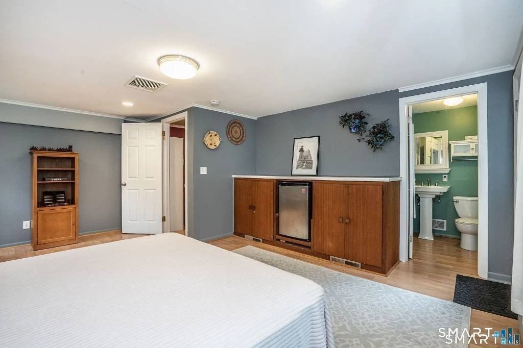 74 Lyman Rd - Photo 4 of 9