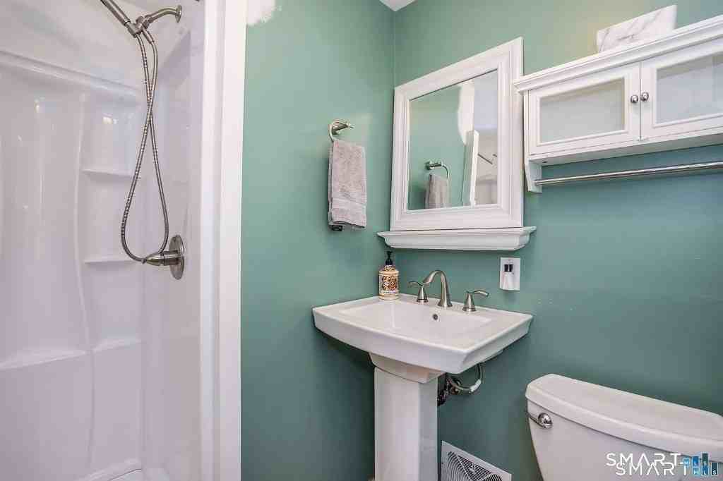 74 Lyman Rd - Photo 6 of 9