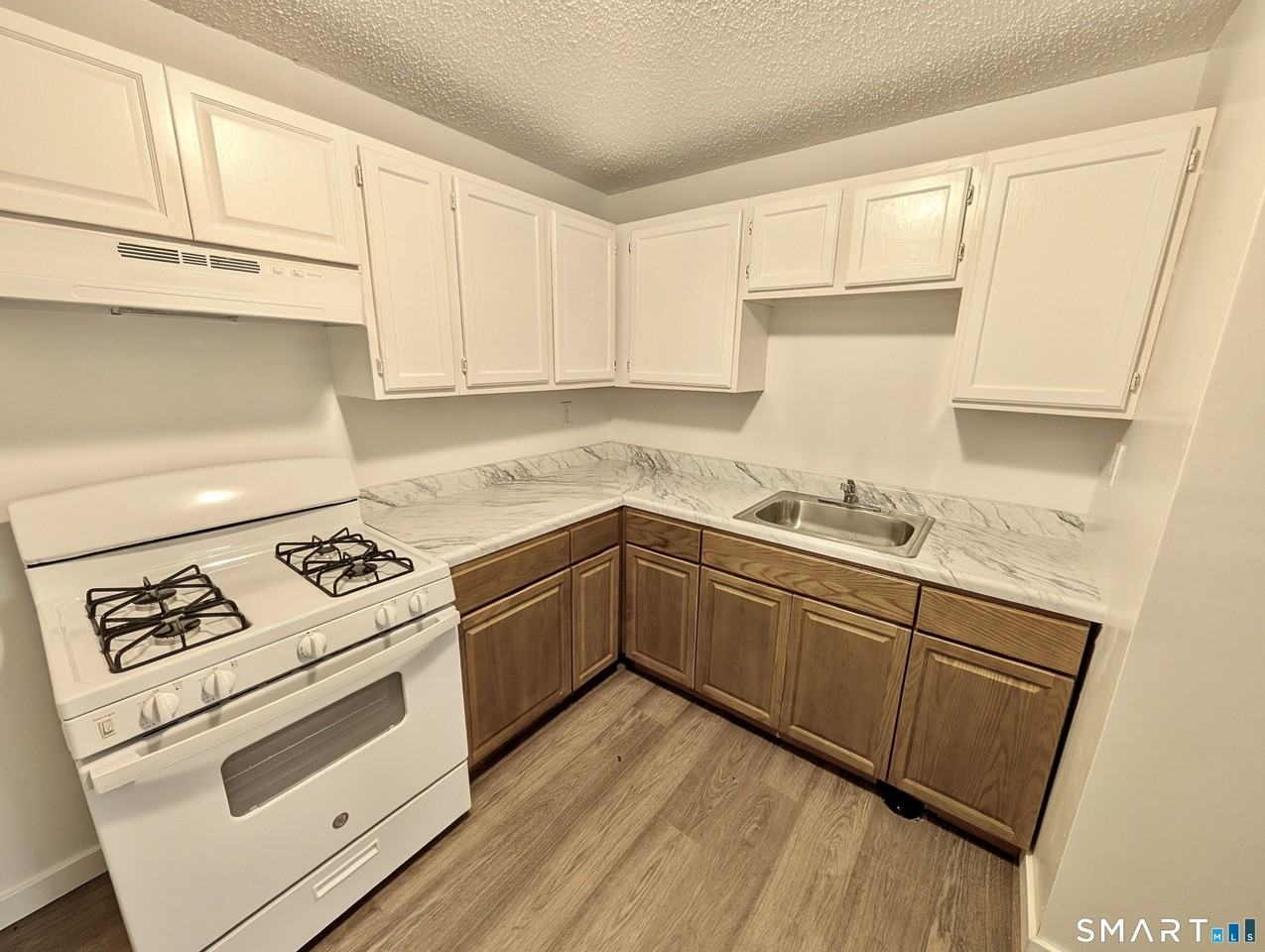 4 Oak St #C - Photo 2 of 10