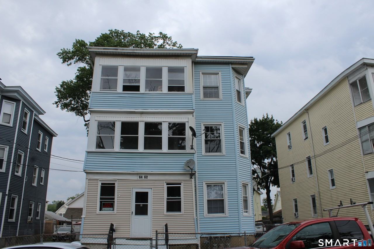 64 James St