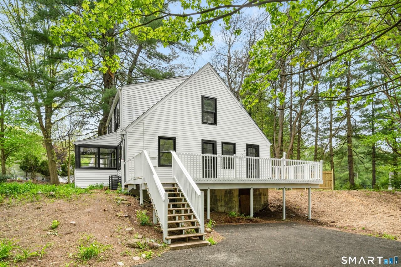 1335 Wolf Hill Rd - Photo 4 of 21