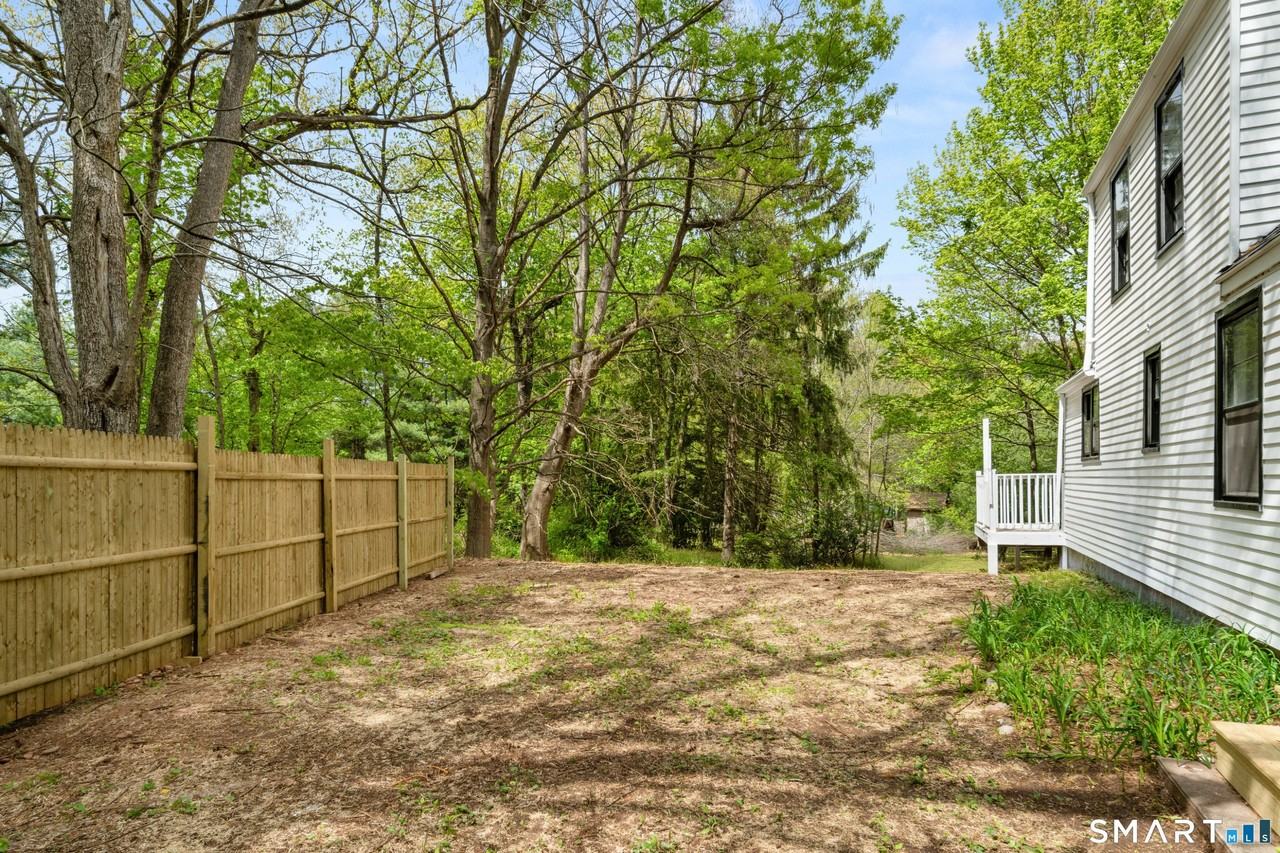 1335 Wolf Hill Rd - Photo 7 of 21