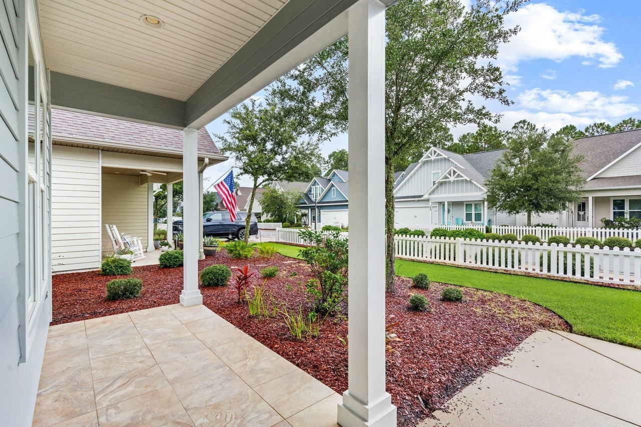 143 Blakely Drew Blvd - Photo 3 of 41