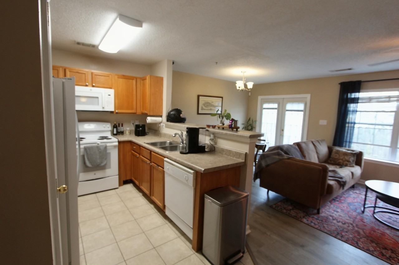 186 Swaying Pine Ct - Photo 3 of 31