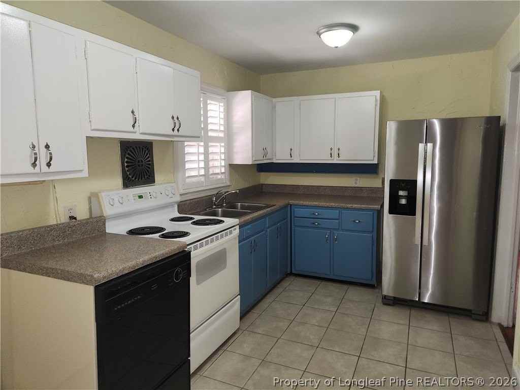 439 Mcphee Dr - Photo 4 of 13
