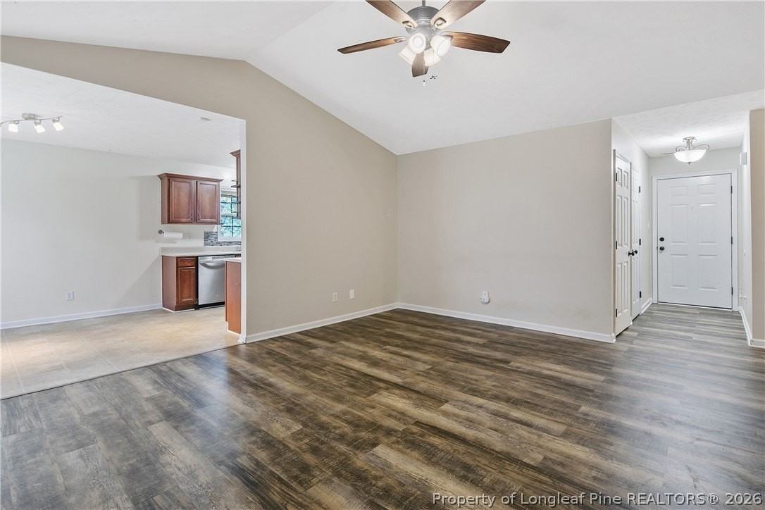 257 Rushmore Ct - Photo 7 of 35