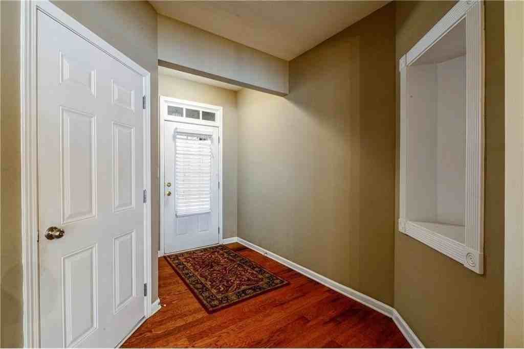 4976 Berkeley Oak Dr - Photo 2 of 19