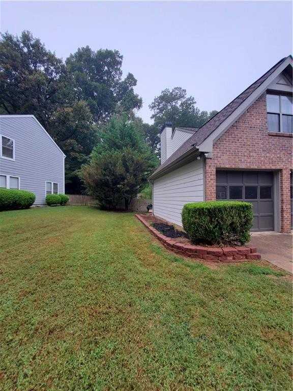 10490 Summer Creek Dr - Photo 2 of 25