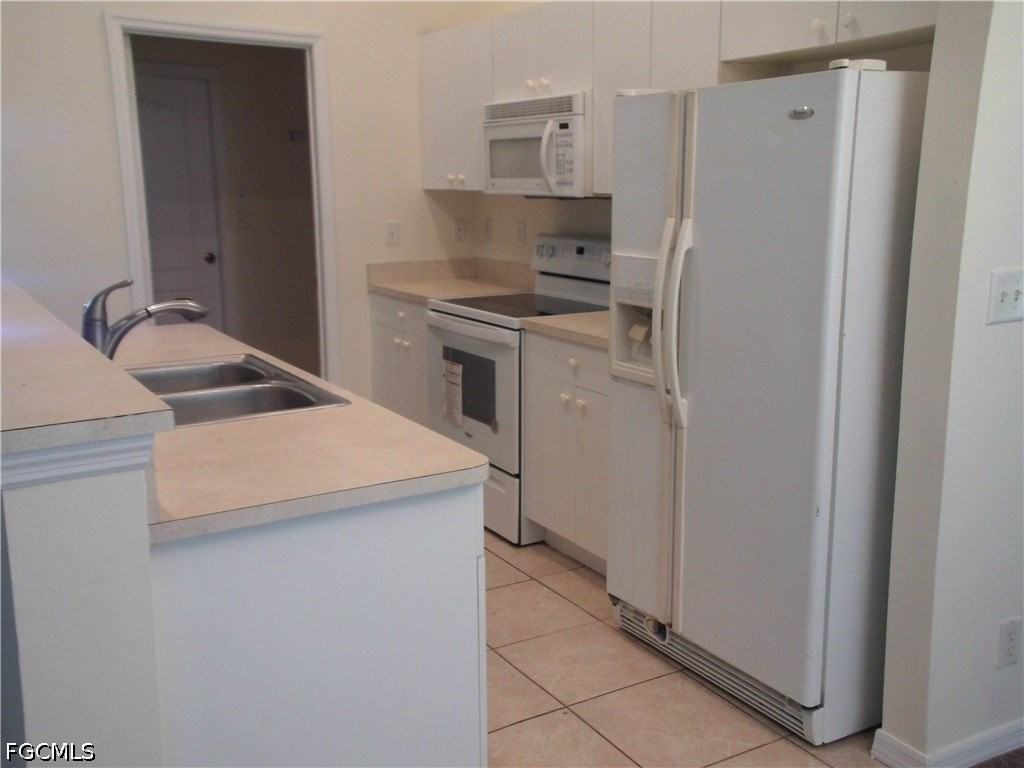 1117 Venetia St - Photo 4 of 10