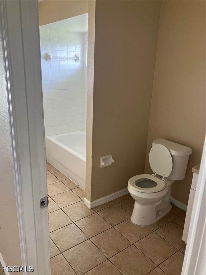 347 Parish Ave - Photo 4 of 13