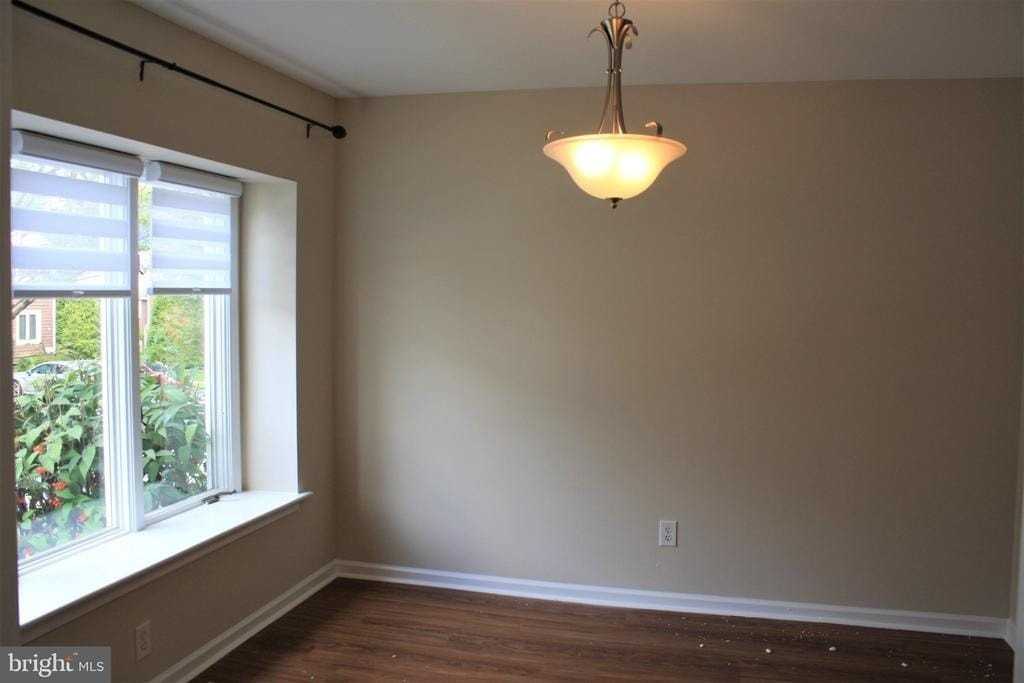 270 Fox Run - Photo 3 of 8