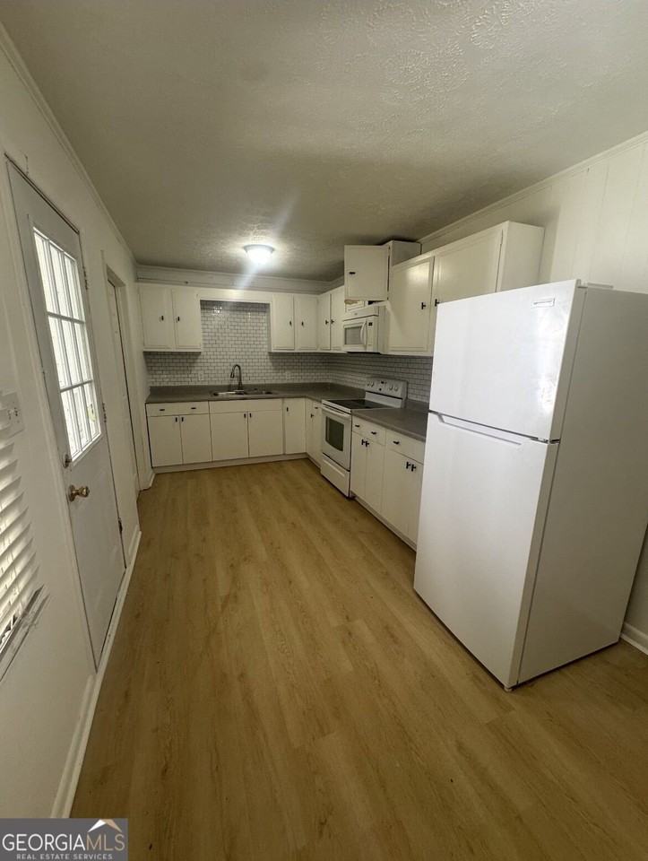 540 Aubrey Dr - Photo 4 of 12