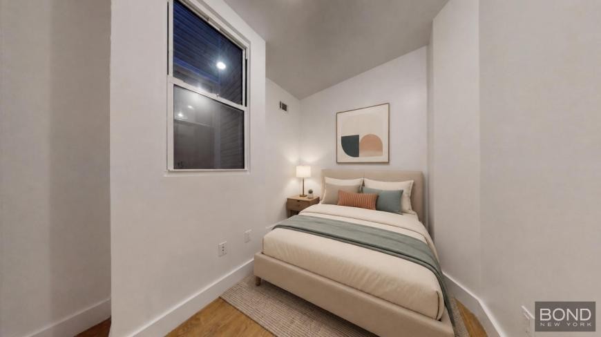 1381 Madison St - Photo 3 of 10